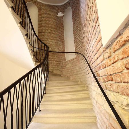 Pure White Hotel Prague Dalaman gambar
