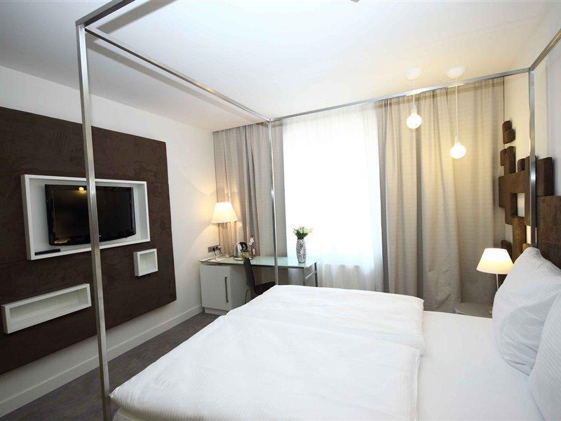 Pure White Hotel Prague Bilik gambar