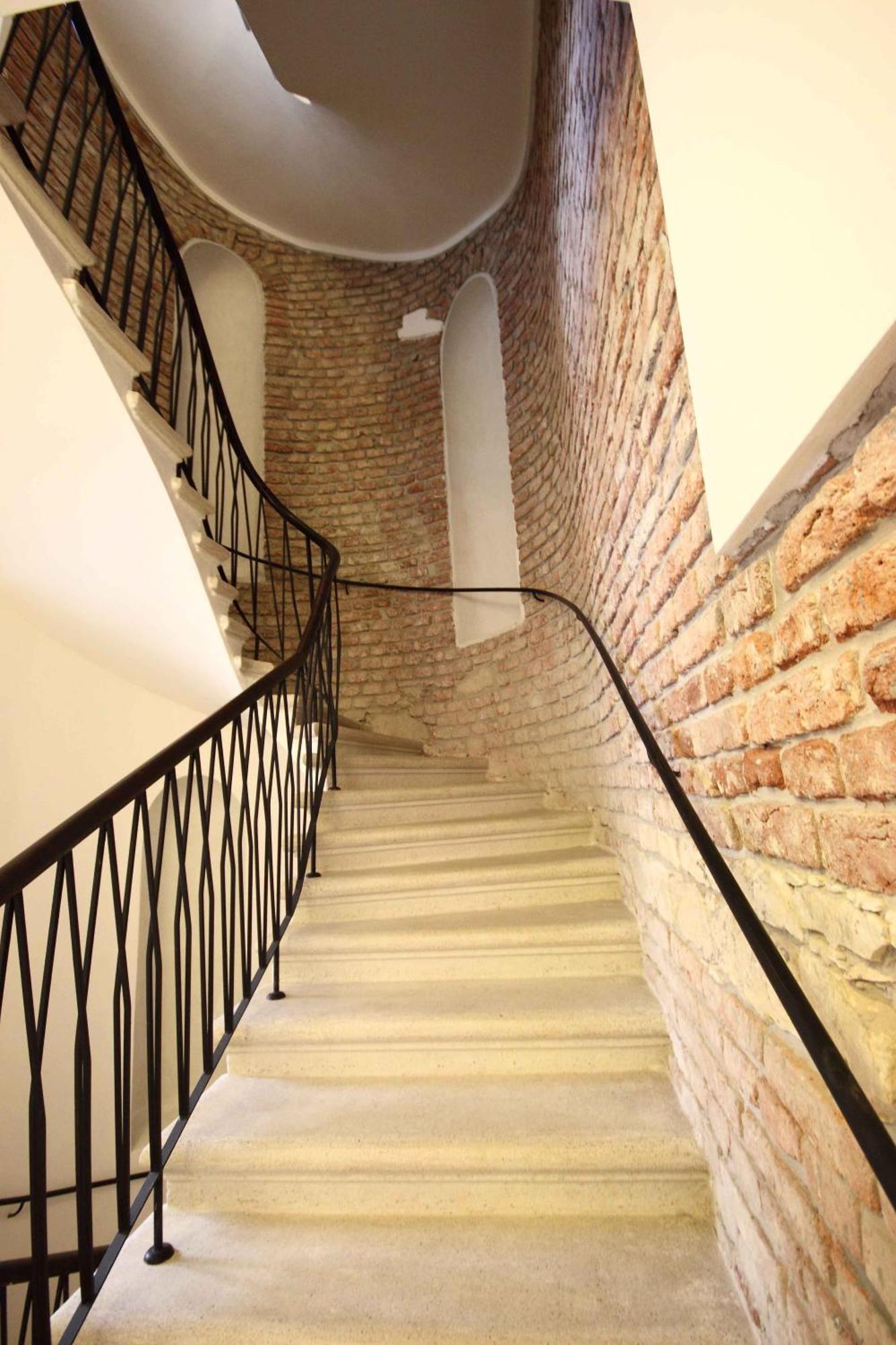 Pure White Hotel Prague Dalaman gambar