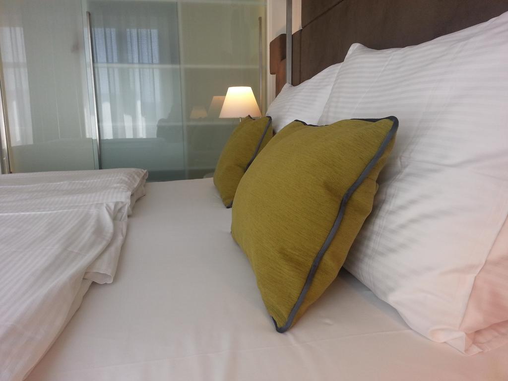 Pure White Hotel Prague Bilik gambar