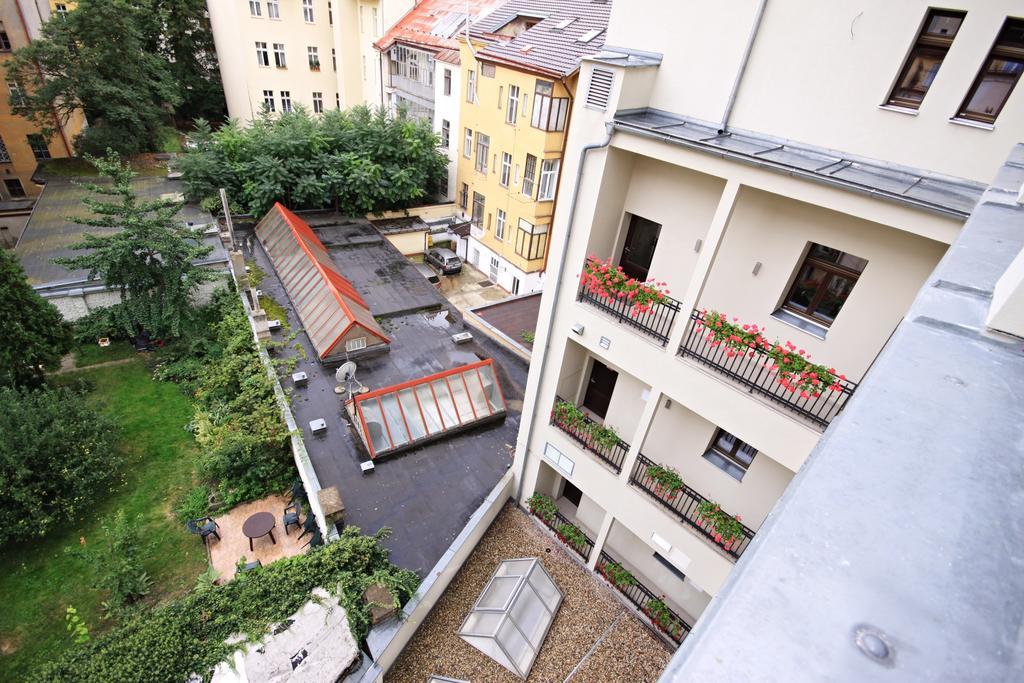 Pure White Hotel Prague Luaran gambar