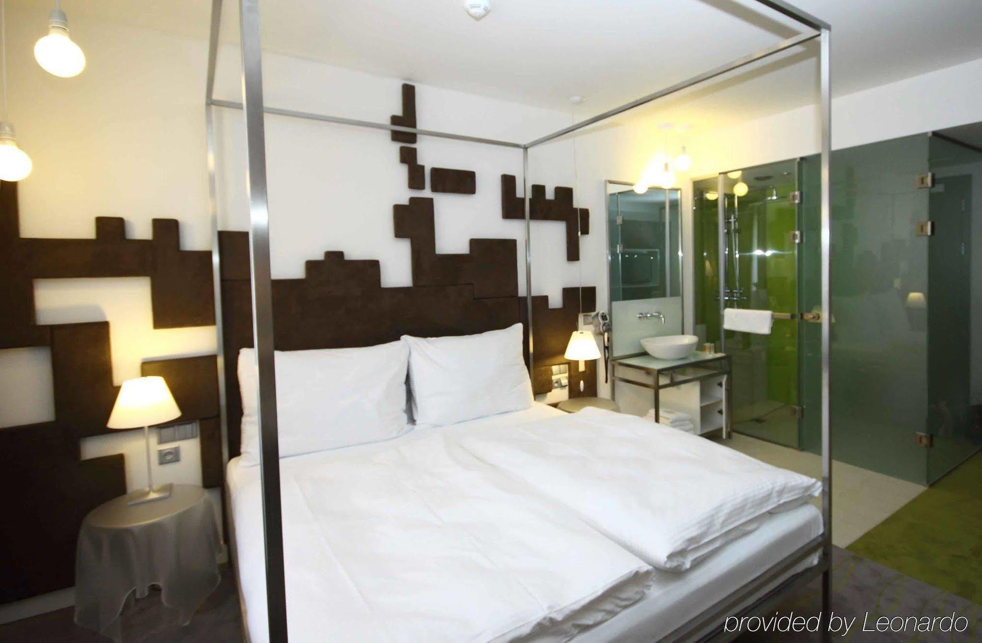 Pure White Hotel Prague Bilik gambar