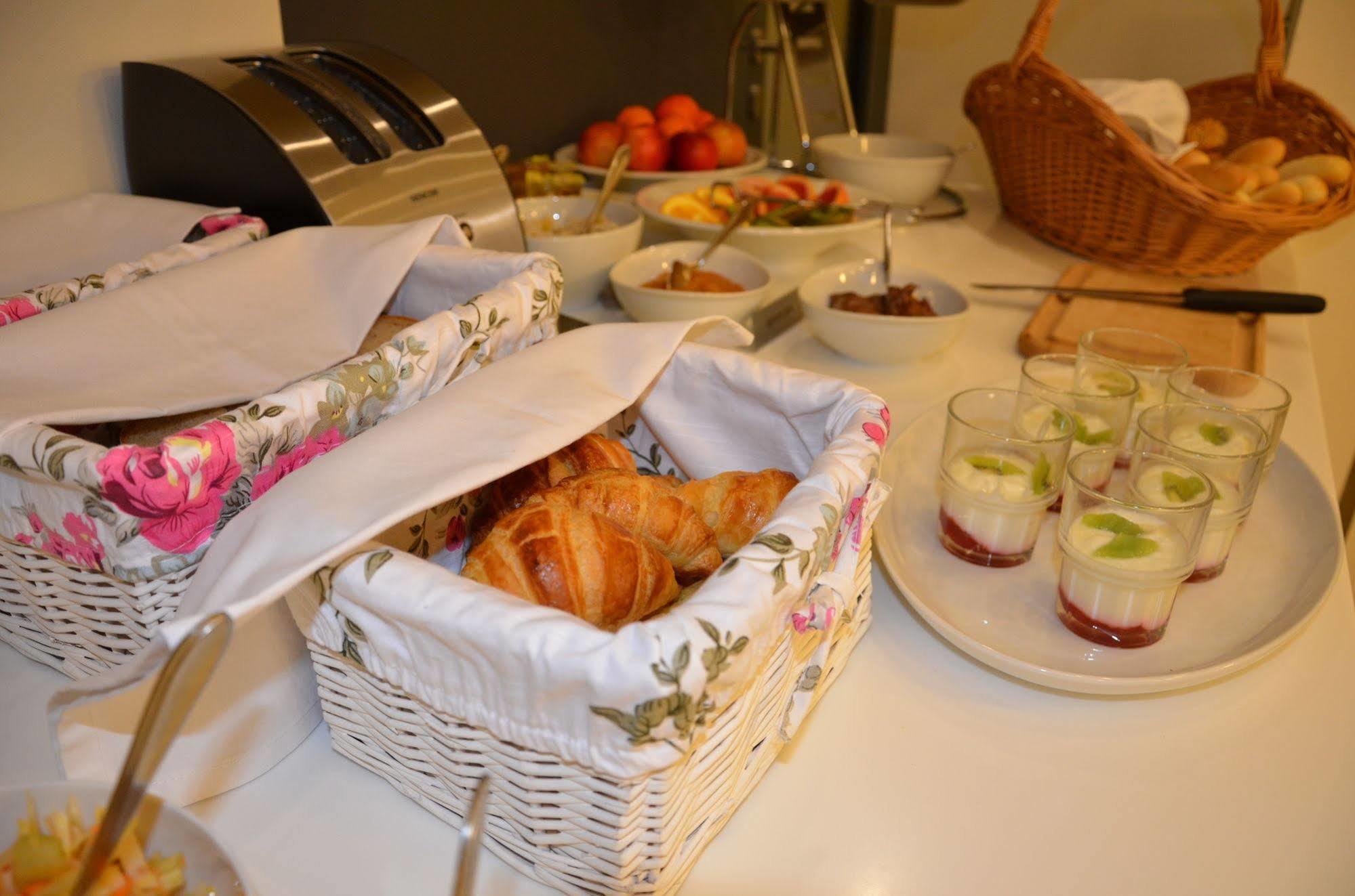 Pure White Hotel Prague Luaran gambar