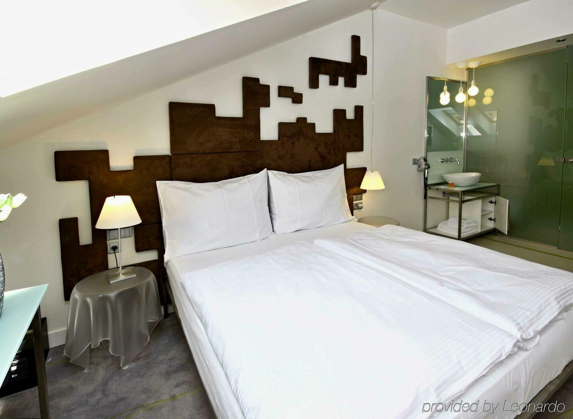 Pure White Hotel Prague Bilik gambar
